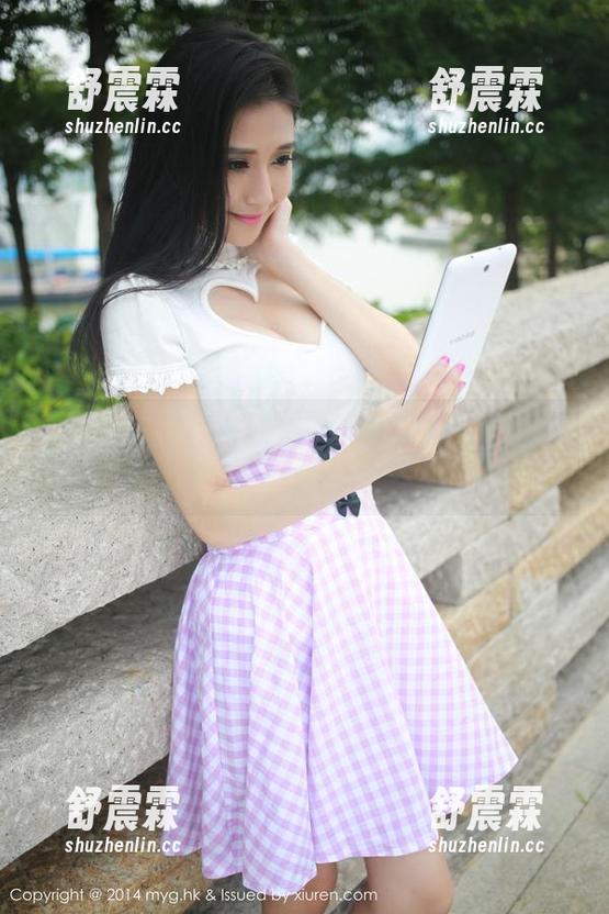 美媛馆 - 来看原图：王馨瑶yanni的水手服！连波浪都来给她打call！