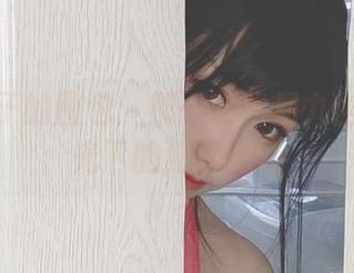 芋圆侑子的图包：那一袭路易九世在无圣光下的独特气场