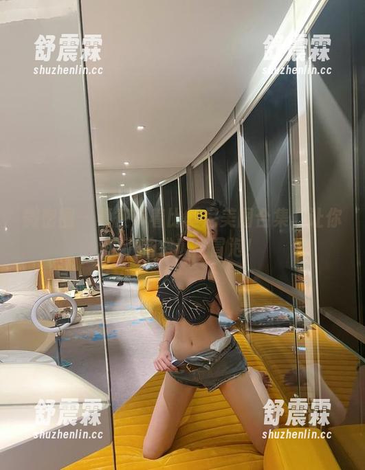 微密圈 - 葛征带着比基尼美图合集，让你的小脑袋瓜直冒泡！