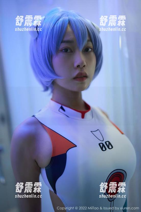 蜜桃社 - Cris_卓娅祺白色写真集：‘美白’效果真不错，快来下载，别让好内容跑了！