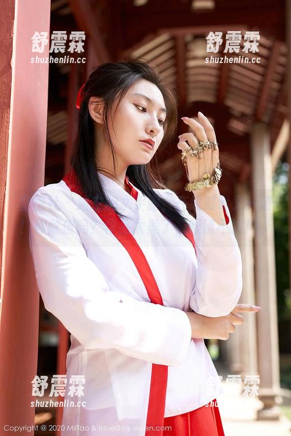 蜜桃社 - 结衣的水手服，在线时髦又一波！你敢信吗？作品太美了，眼睛不够用。
