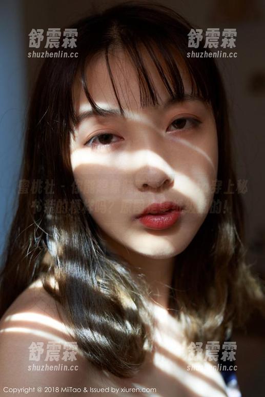 蜜桃社 - 你能想象陆萱萱Cecilia穿上秘书装的模样吗？原图是壁纸级别的！