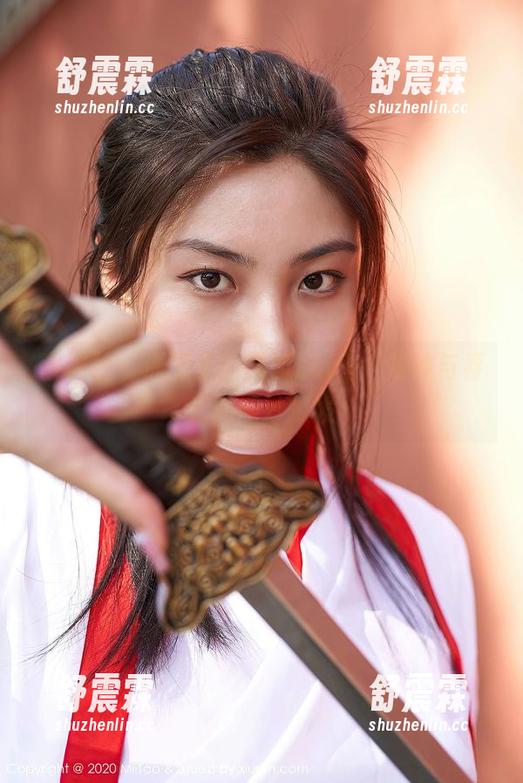 蜜桃社 - 原图里的露西Lucy：婚纱与春天的微妙爆发