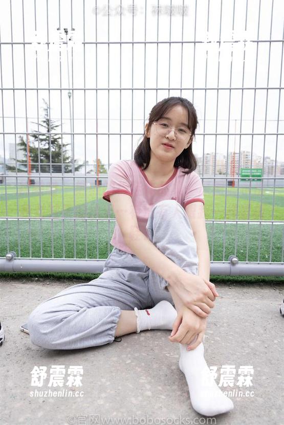 袜啵啵 - 熊熊的板鞋作品集，原图显示出我对鞋子的执着…有没有人跟我一样爱板鞋？