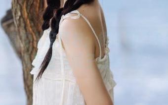 令人捧腹的私房图包：镜酱用‘希尔’教你怎么在镜子前摆酷！