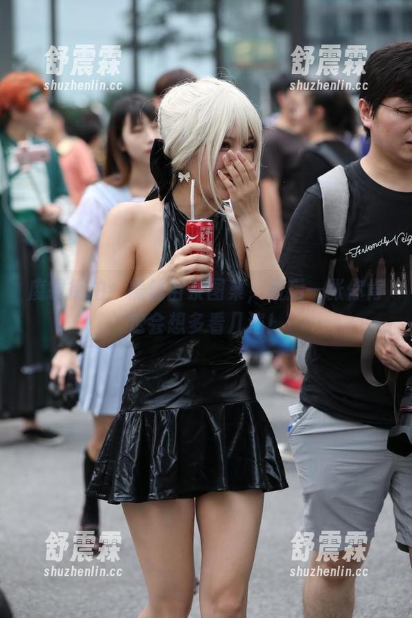 魔镜街拍：黑丝苗条图集，最后一张你肯定会想多看几遍！
