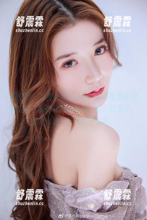 微密圈 - 当黎允熙baby的原图透视蓝横空出世，我的注意力全被“蓝”抓走了，这绝对是一场色彩的戏码。